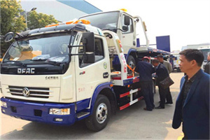 自贡汽车道路救援拖车价格